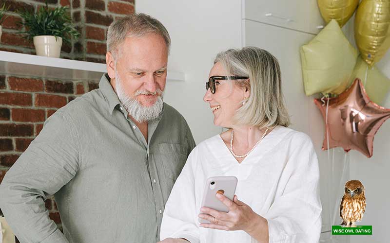 Senior Dating: How to Find Love Again in Your Golden Years senior dating couple